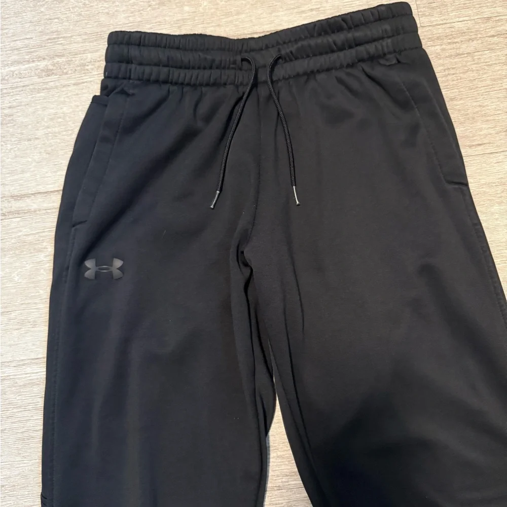 Under Armour Women’s Black Fleece Lined Joggers - Picture 5 of 13